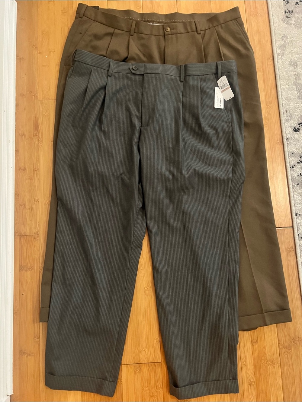 2 pairs NWT Van Heusen Men’s Dress Pants in Brown & Charcoal Pinstripe 42x30